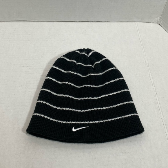 Columbia and Nike || bundle winter Youth hats - Picture 8 of 11